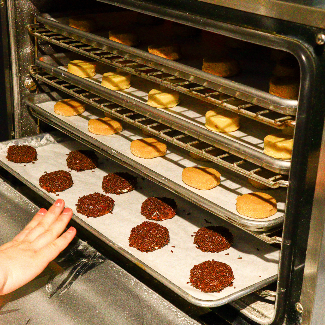 The Ultimate Guide to Baking Cookies: Convection vs Conventional Ovens