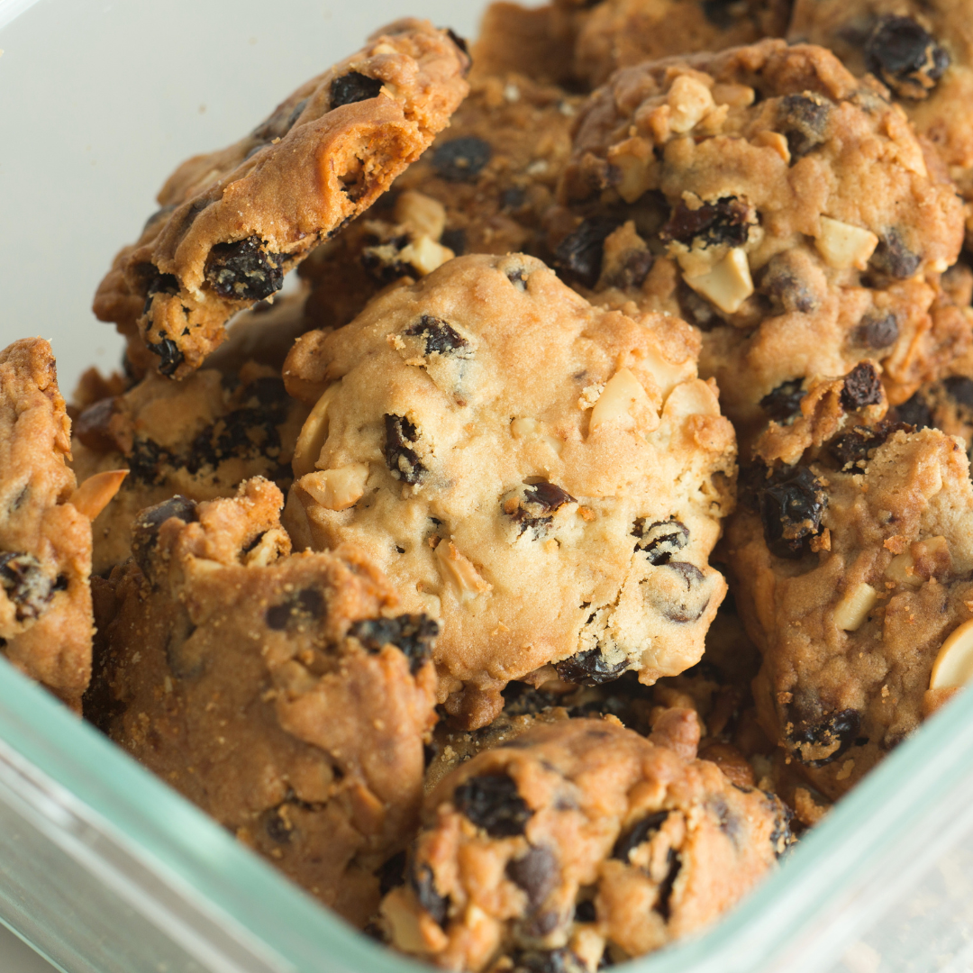 cookies in container- how to store chocolate chip cookies
